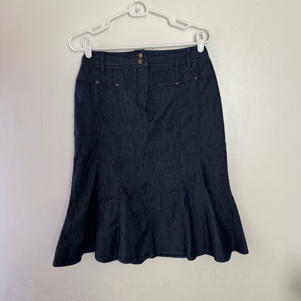 y2k dark wash denim pencil skirt with flared hem